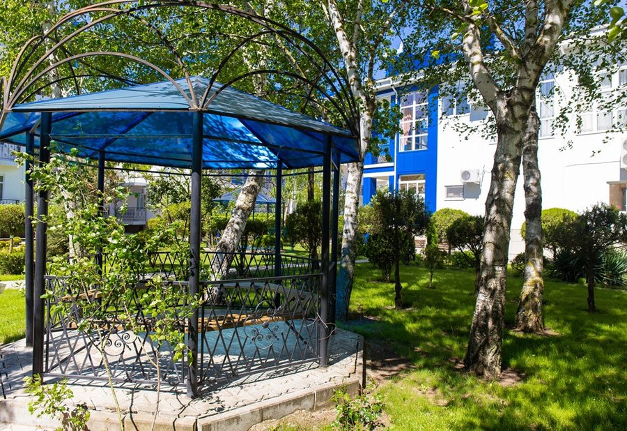 Территория санатория «Рябинушка» в Джемете — фото 14